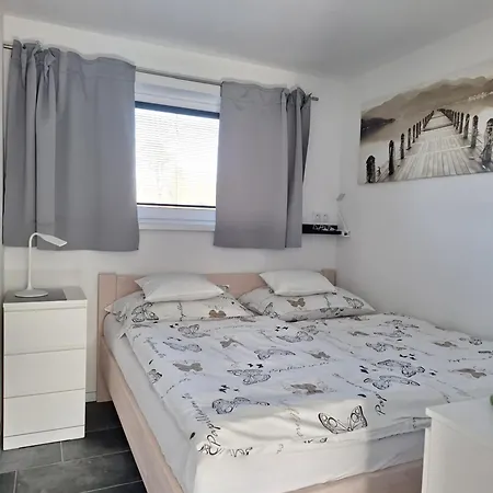 Na Brehu Labe S Vlastnim Molem Holiday home