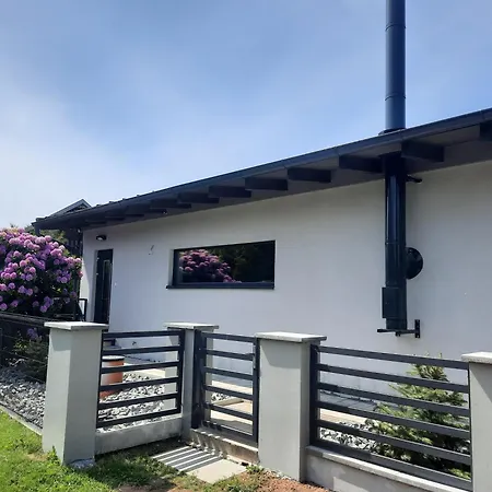 Na Brehu Labe S Vlastnim Molem Holiday home