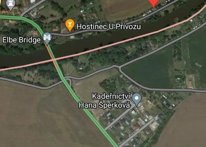 Na Brehu Labe S Vlastnim Molem Holiday home