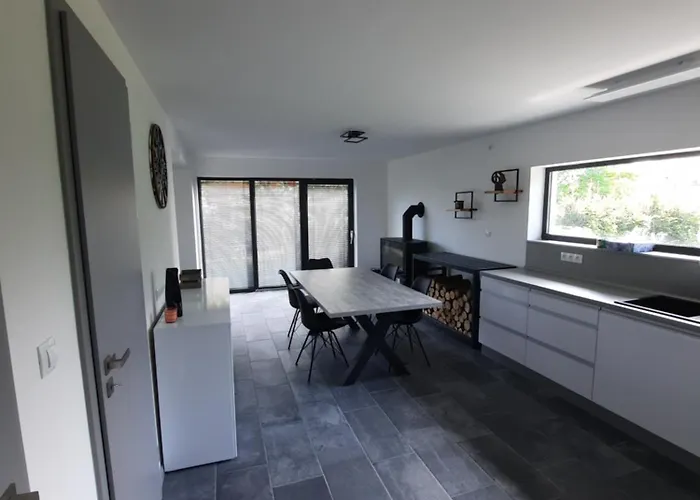 Na Brehu Labe S Vlastnim Molem Holiday home