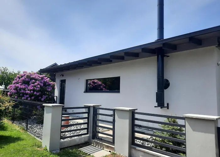 Na Brehu Labe S Vlastnim Molem Holiday home