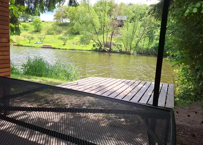 Na Brehu Labe S Vlastnim Molem Holiday home
